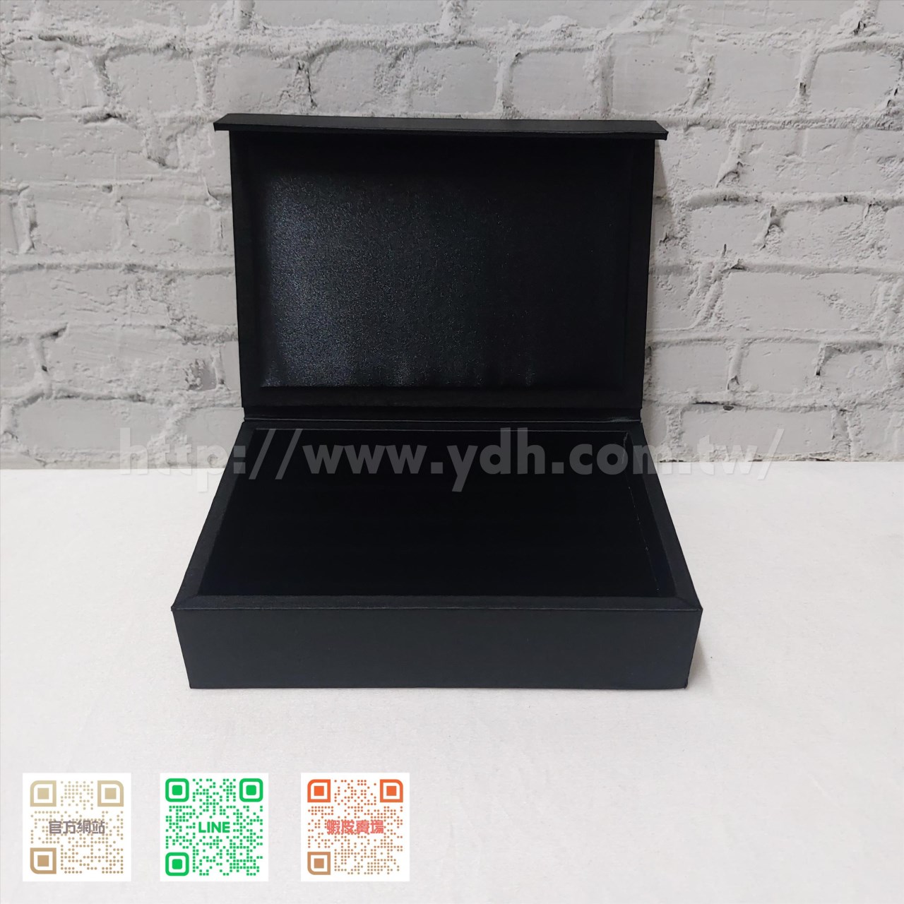 12x18公分磁鐵蓋戒指收納盒(黑鈦絲/麂皮)